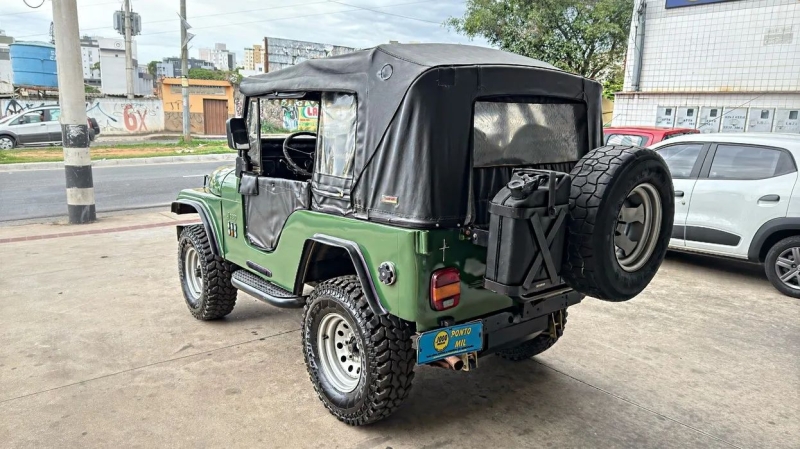 Willys Jeep 2.6 6 cil. 2P Gasolina