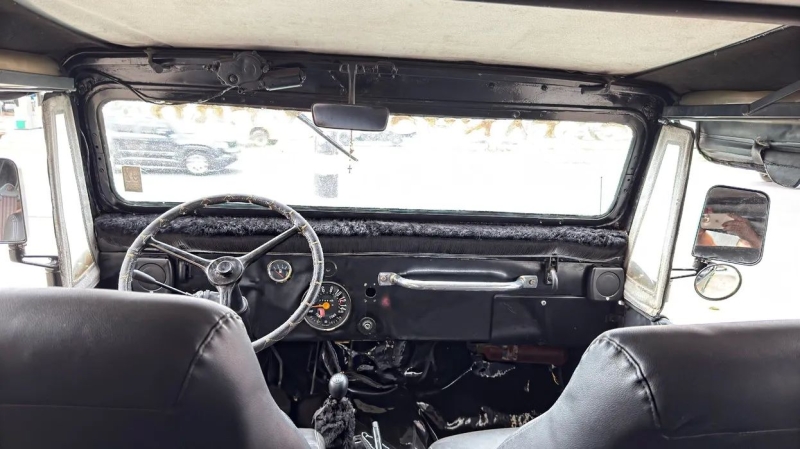 Willys Jeep 2.6 6 cil. 2P Gasolina