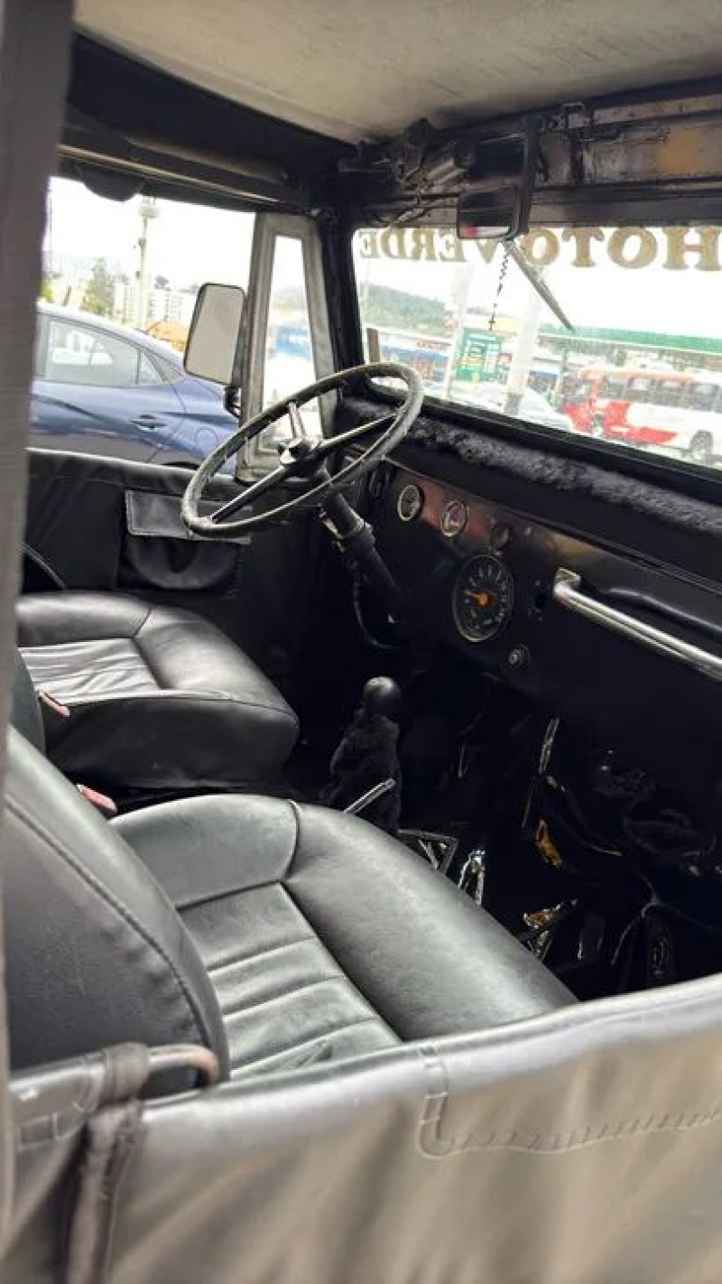 Willys Jeep 2.6 6 cil. 2P Gasolina