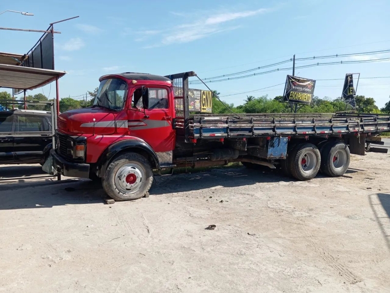 MERCEDES-BENZ L-1113 3-Eixos 2p (diesel)
