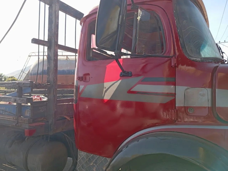 MERCEDES-BENZ L-1113 3-Eixos 2p (diesel)