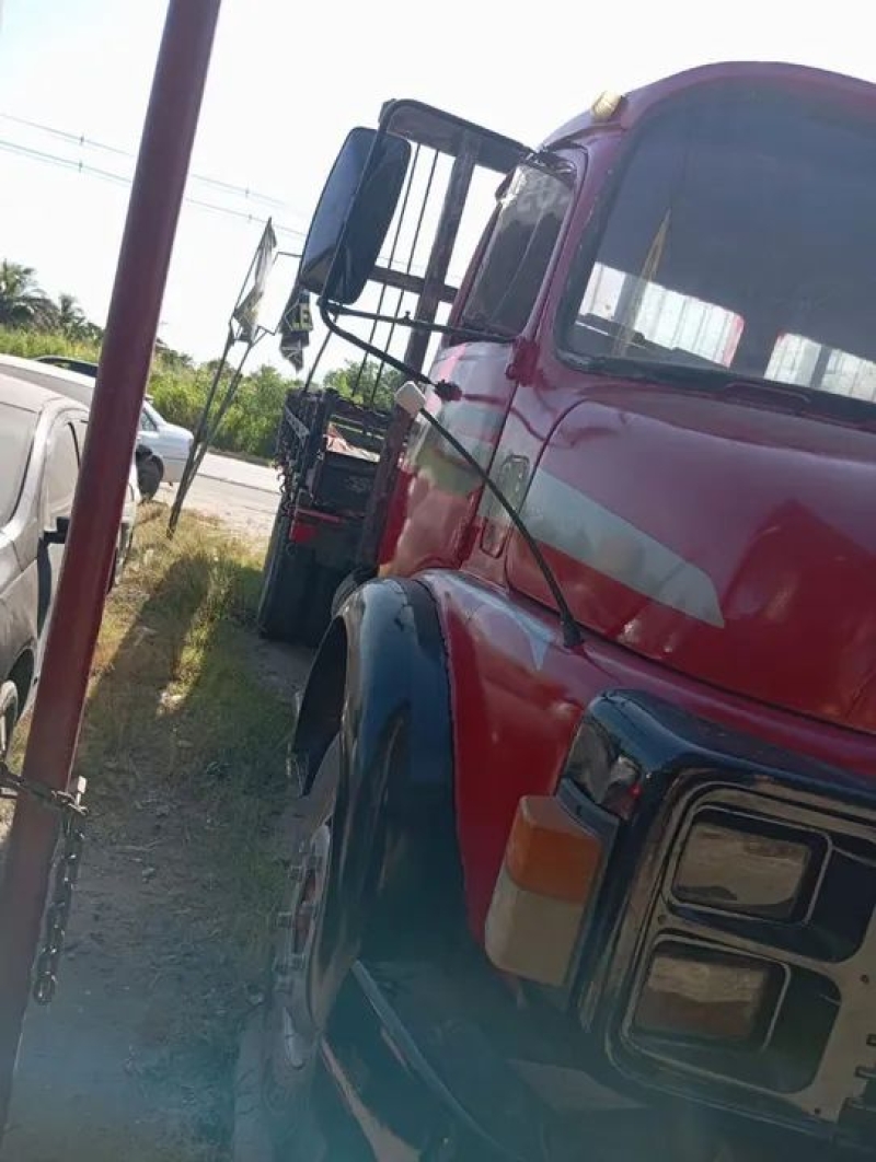 MERCEDES-BENZ L-1113 3-Eixos 2p (diesel)