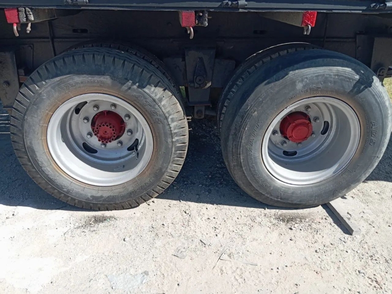 MERCEDES-BENZ L-1113 3-Eixos 2p (diesel)