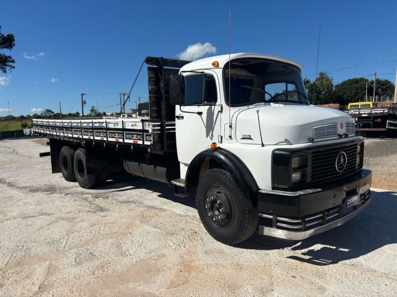 MERCEDES-BENZ L-1113 3-Eixos 2p (diesel)