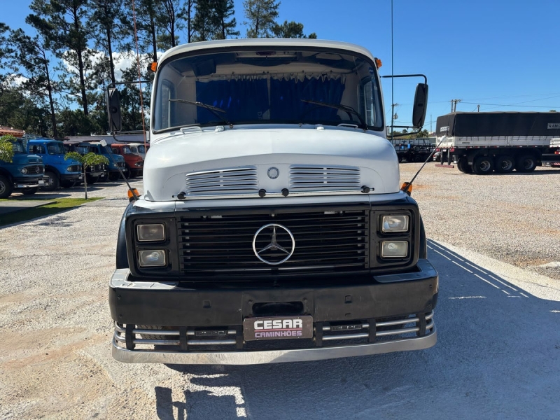 MERCEDES-BENZ L-1113 3-Eixos 2p (diesel)