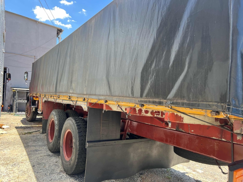 MERCEDES-BENZ L-1513 3-Eixos 2p (diesel)