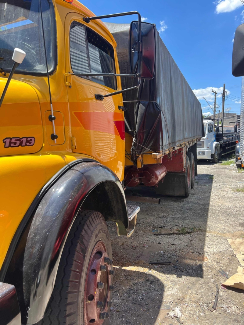 MERCEDES-BENZ L-1513 3-Eixos 2p (diesel)
