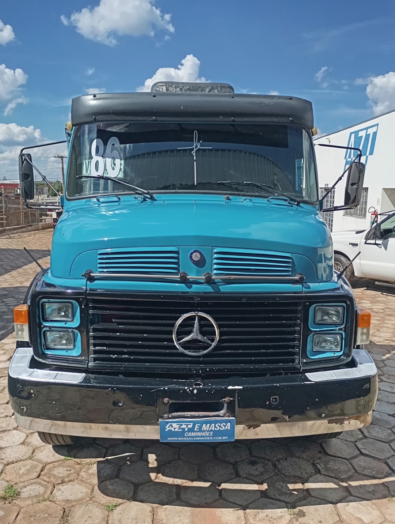 MERCEDES-BENZ L-1513 3-Eixos 2p (diesel)