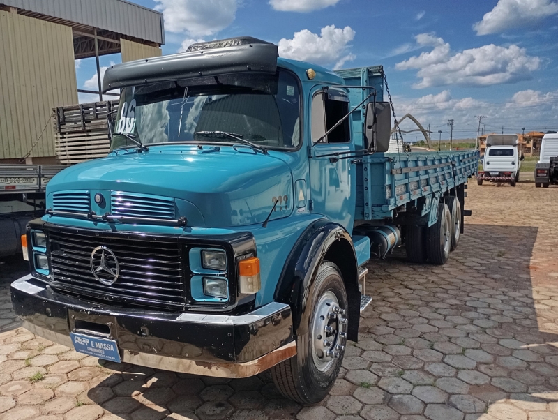 MERCEDES-BENZ L-1513 3-Eixos 2p (diesel)