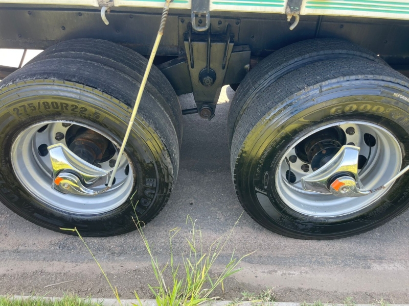 MERCEDES-BENZ L-1418 3-Eixos 2p (diesel)