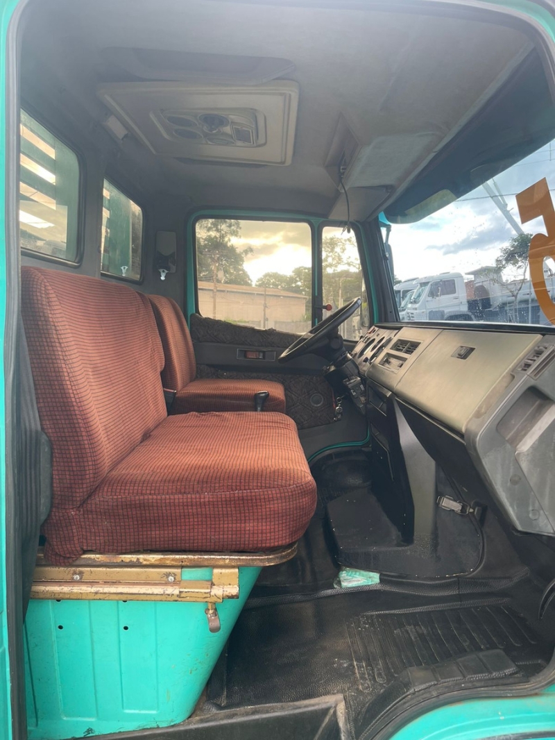 MERCEDES-BENZ L-1418 3-Eixos 2p (diesel)