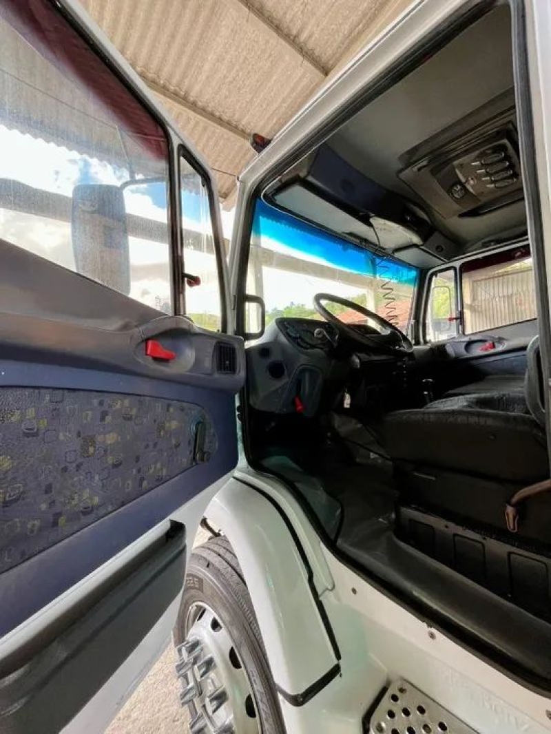 MERCEDES-BENZ L-1620 3-Eixos 2p (diesel)