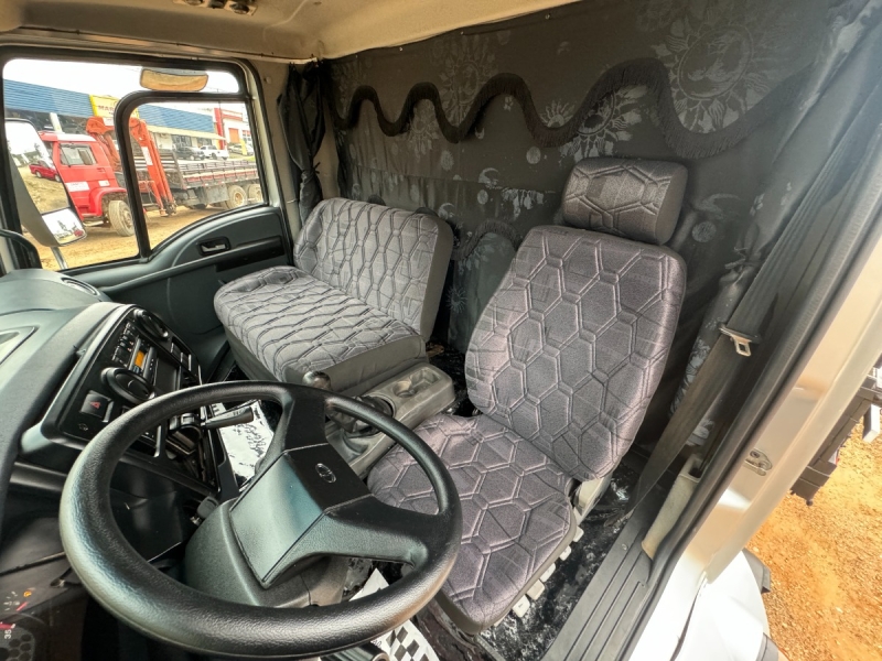 FORD CARGO 2428 E T 3-Eixos 2p (diesel)