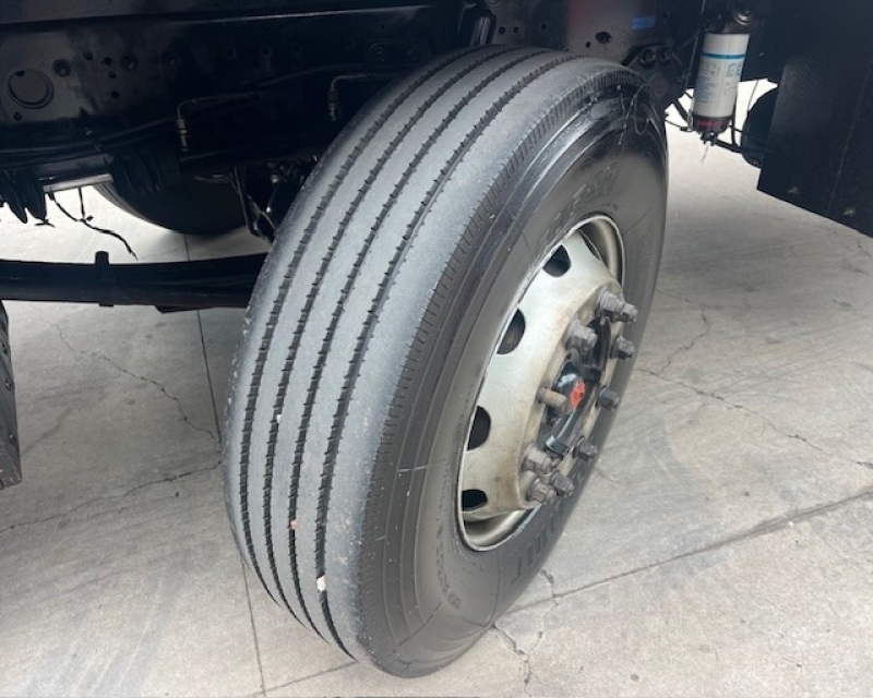 VOLKSWAGEN 24-250 E Constellation 3-Eixos 2p (diese