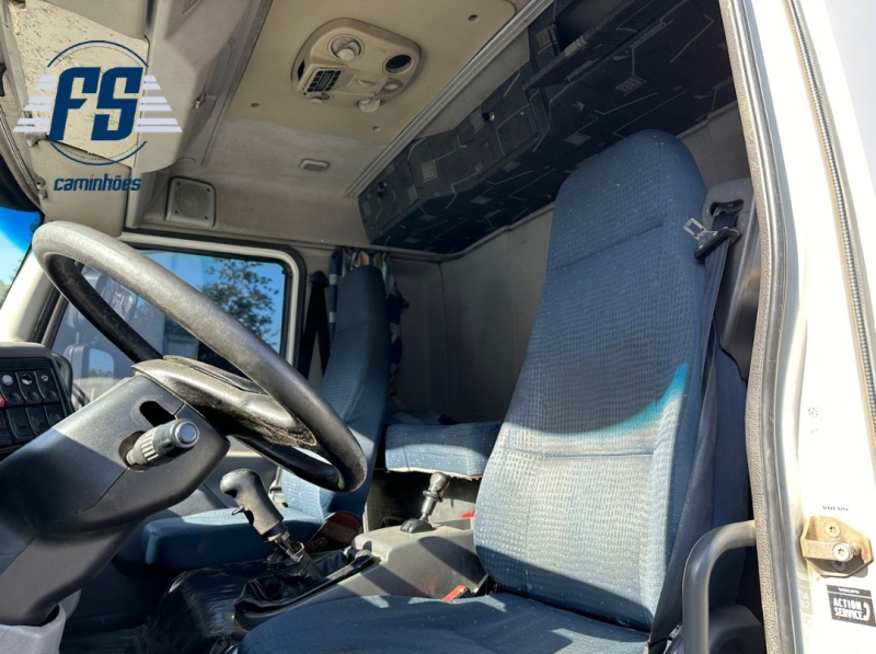 VOLVO VM 260 6x2 2p (diesel)