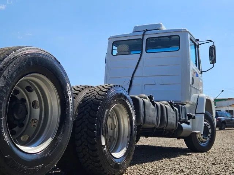 MERCEDES-BENZ L-1620 3-Eixos 2p (diesel)