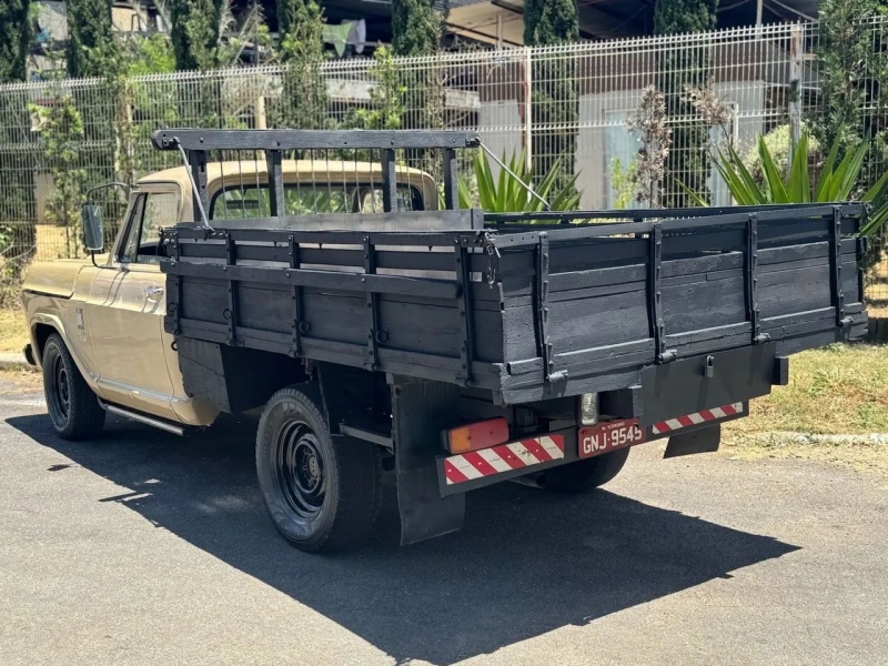 GM - Chevrolet C-10 2.5/4.1