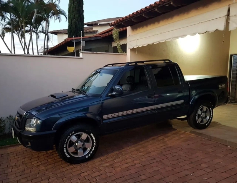 GM - Chevrolet S10 Pick-Up Exec. 2.8 4x2 CD TB Int.Dies