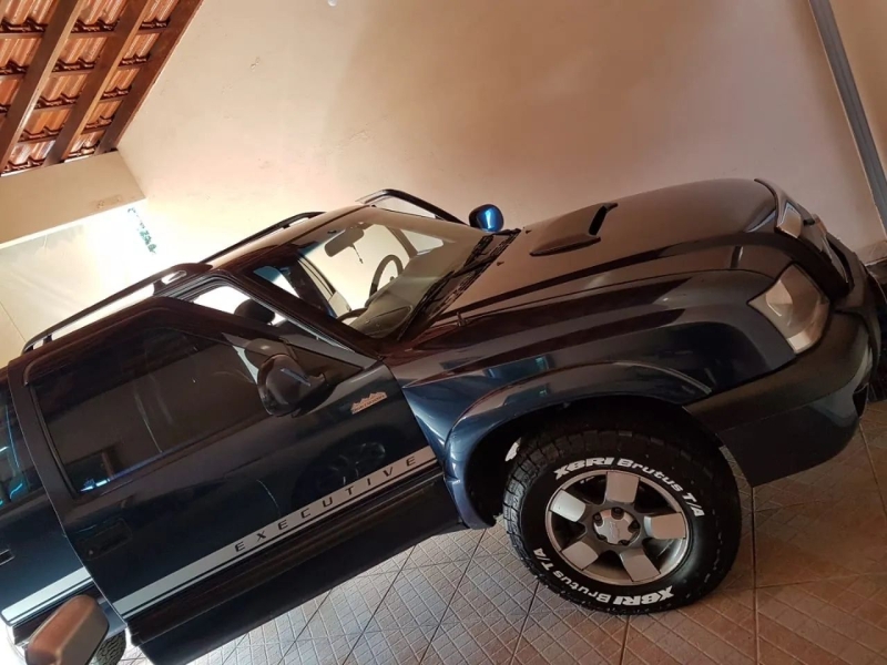 GM - Chevrolet S10 Pick-Up Exec. 2.8 4x2 CD TB Int.Dies