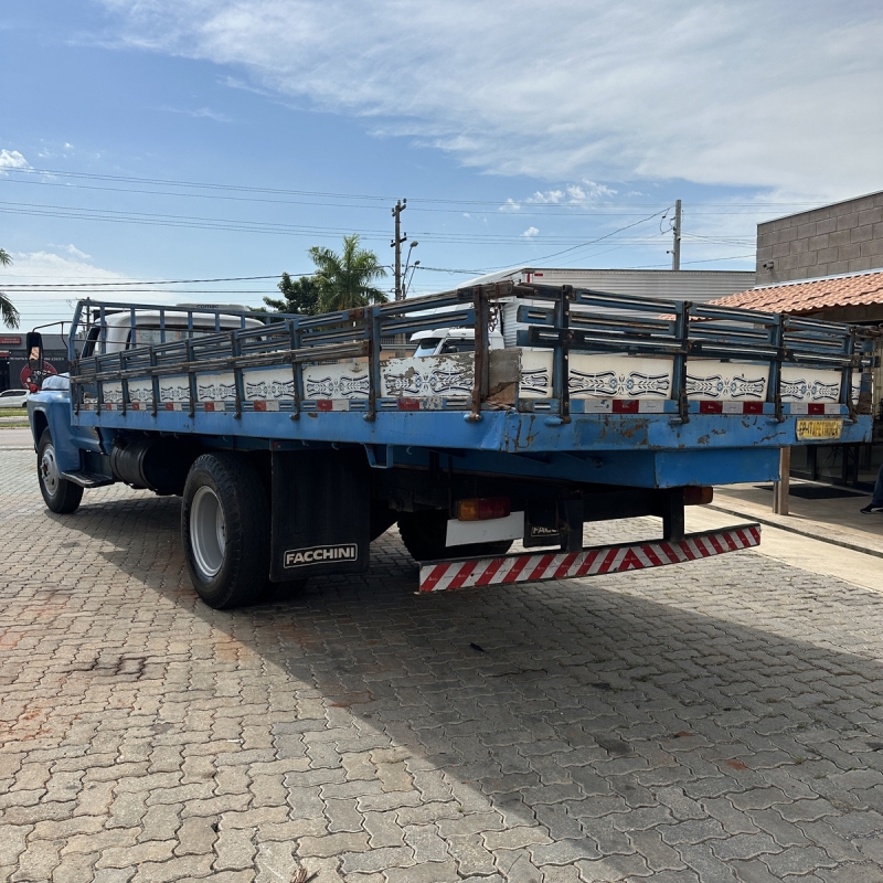 FORD F-11000 2p (diesel)