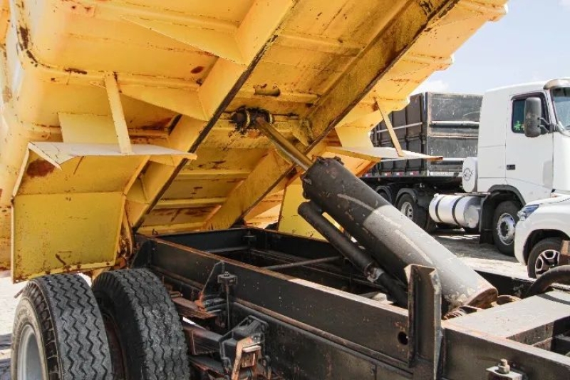 FORD F-13000 2p (diesel)