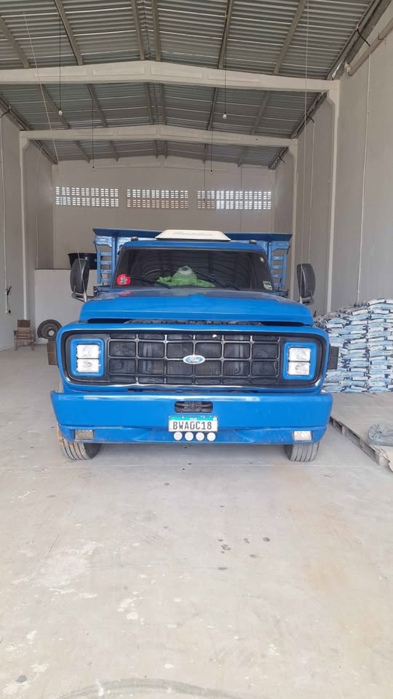 FORD F-700 2p (diesel)