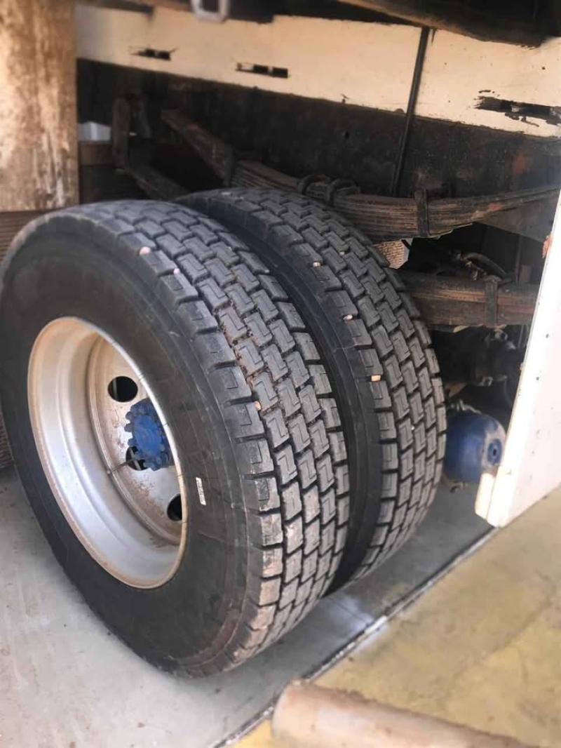 FORD F-700 2p (diesel)