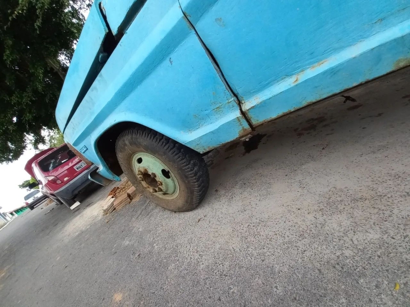 FORD F-4000 4x2 2p (diesel)(E5)