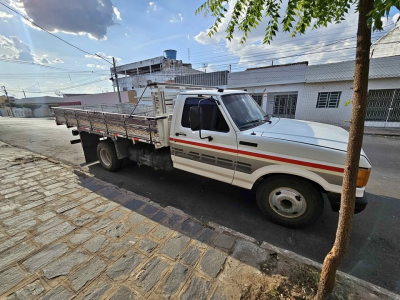 FORD F-4000 4x2 2p (diesel)(E5)