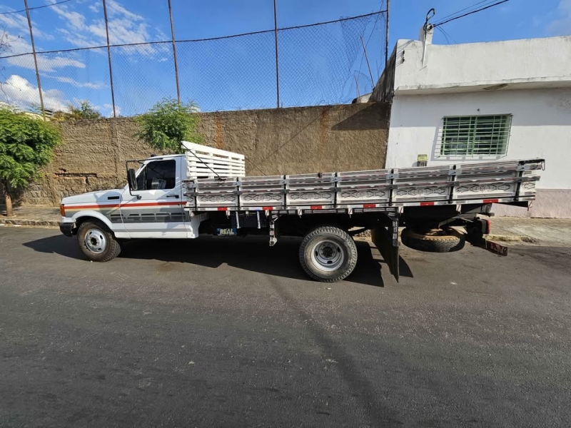 FORD F-4000 4x2 2p (diesel)(E5)