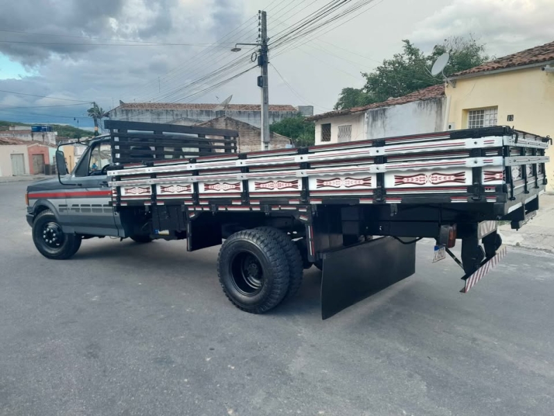 FORD F-4000 4x2 2p (diesel)(E5)