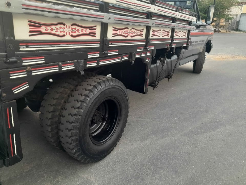 FORD F-4000 4x2 2p (diesel)(E5)