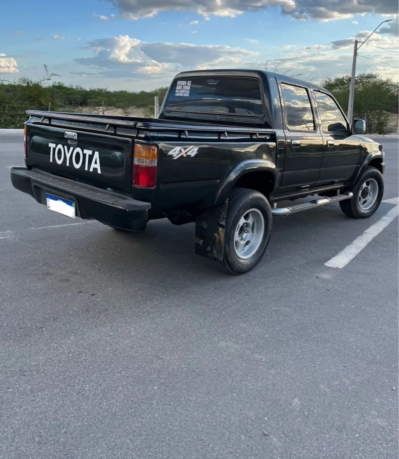 Toyota Hilux CD 4x4 2.8 Diesel Mec.