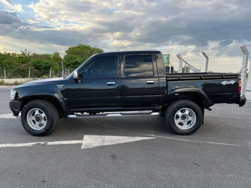 Toyota Hilux CD 4x4 2.8 Diesel Mec.