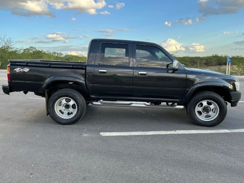 Toyota Hilux CD 4x4 2.8 Diesel Mec.