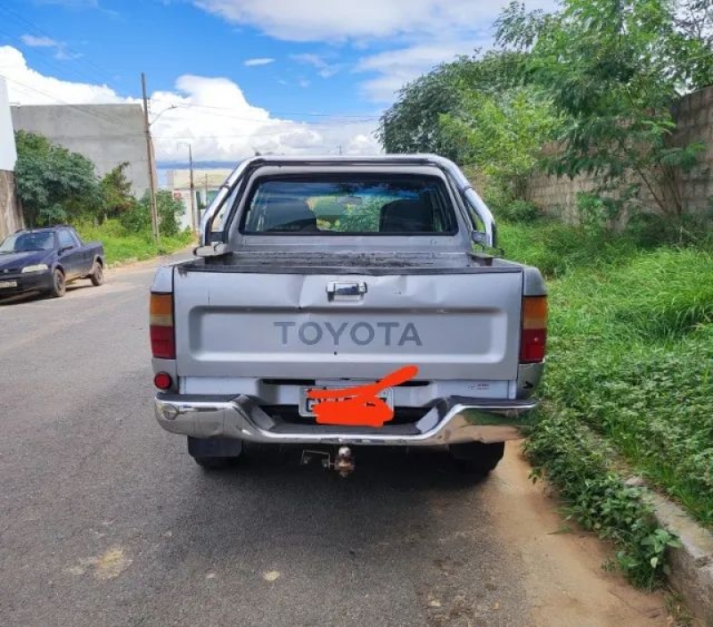 Toyota Hilux CD SRV 4x2 3.0 8V 90cv Diesel