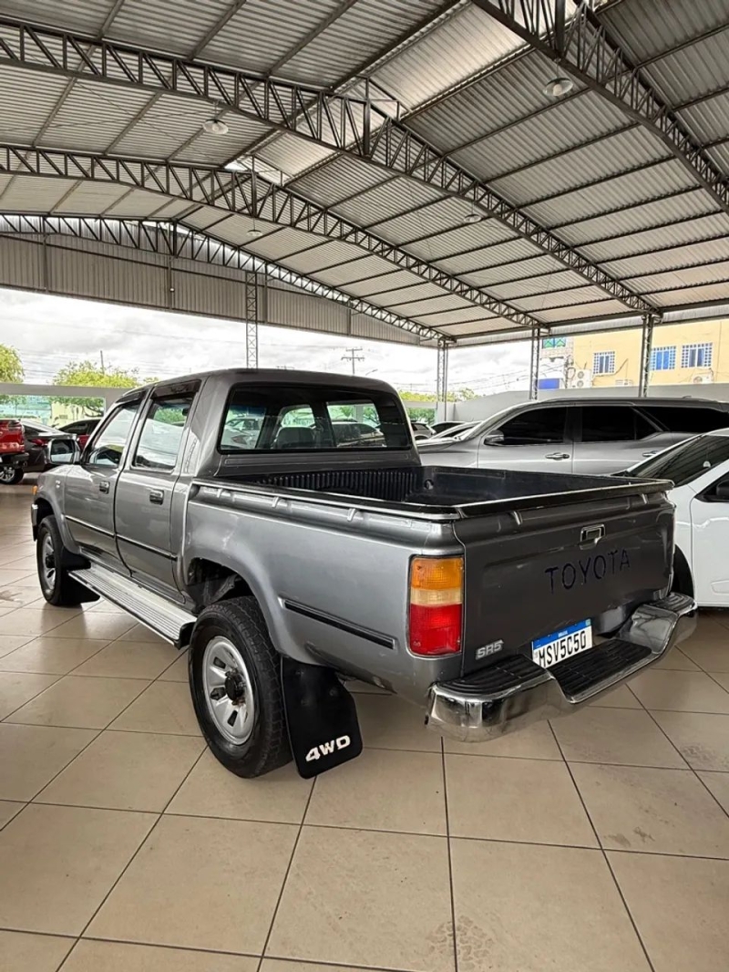 Toyota Hilux CD SR5 4x4 2.8 Diesel
