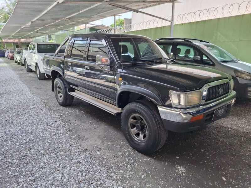 Toyota Hilux CD SR 4x4 3.0 8V 116cv TB Diesel