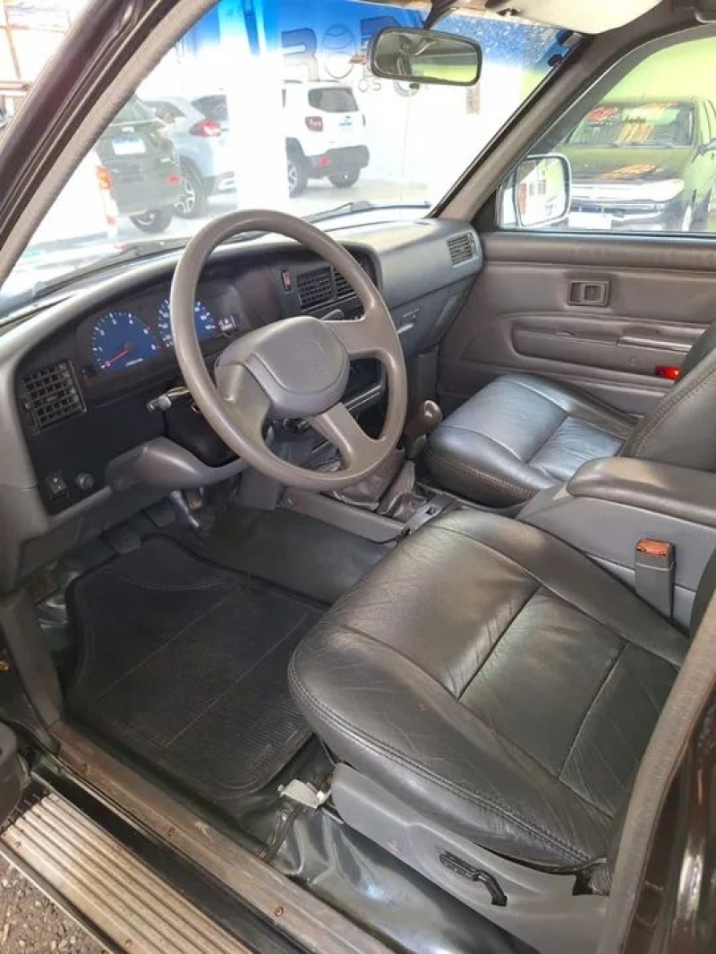 Toyota Hilux CD SR 4x4 3.0 8V 116cv TB Diesel