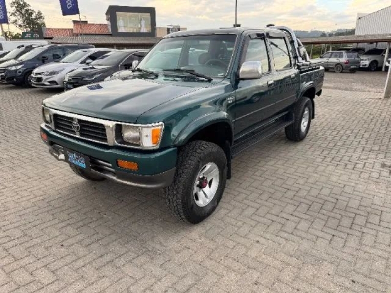Toyota Hilux CD SR5 4x4 2.8 Diesel