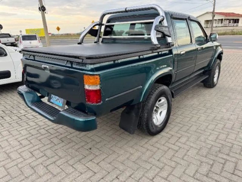 Toyota Hilux CD SR5 4x4 2.8 Diesel