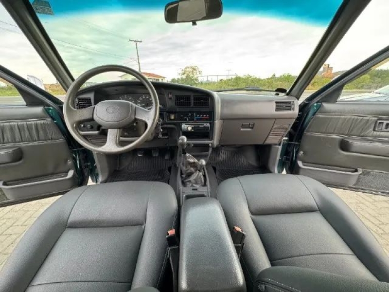 Toyota Hilux CD SR5 4x4 2.8 Diesel