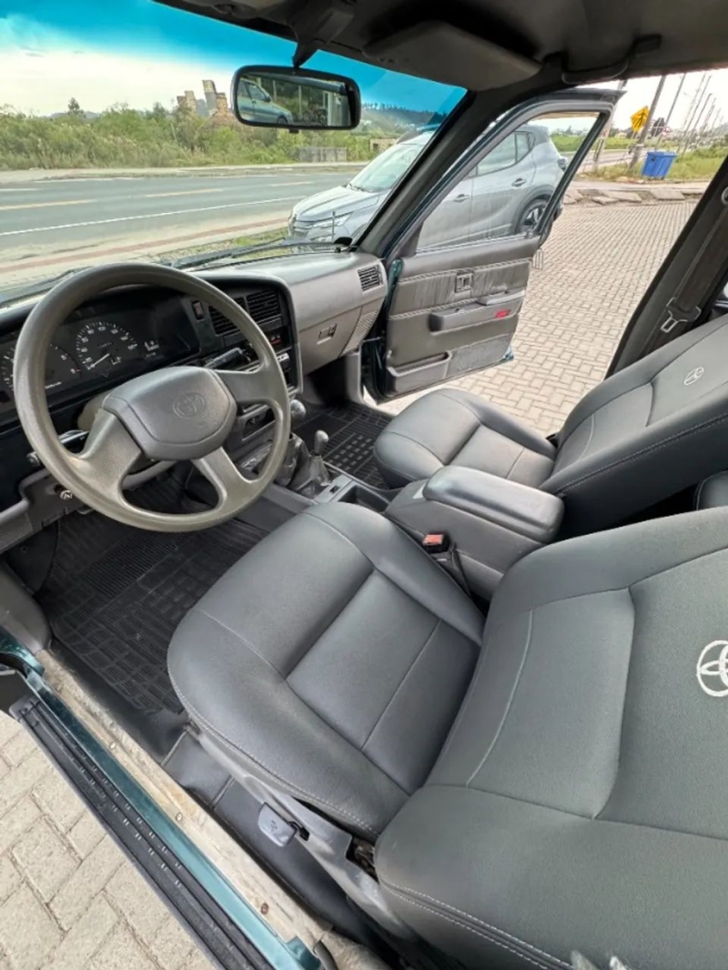 Toyota Hilux CD SR5 4x4 2.8 Diesel