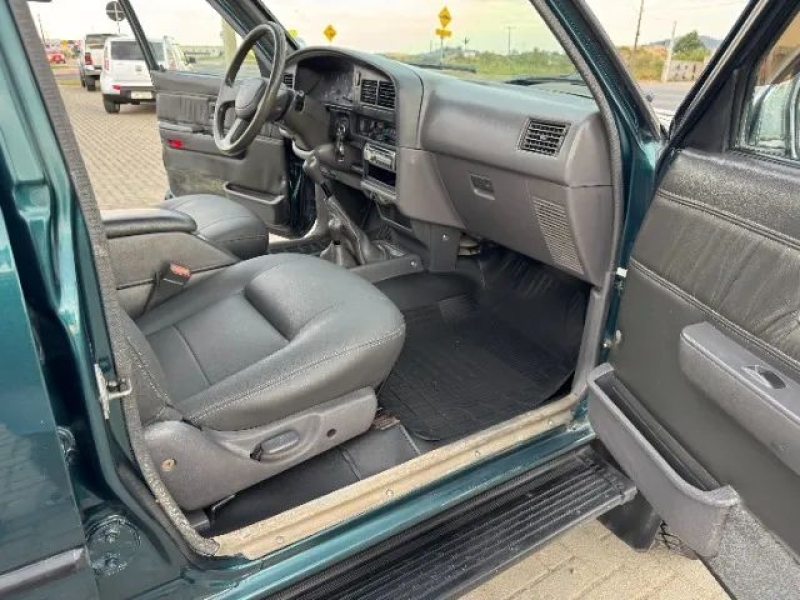 Toyota Hilux CD SR5 4x4 2.8 Diesel