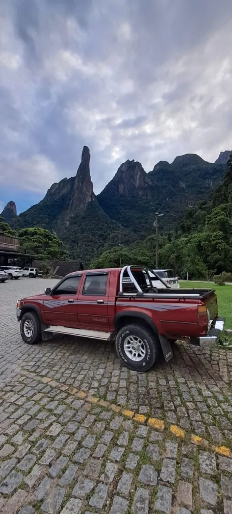 Toyota Hilux CD SR5 4x4 2.8 Diesel