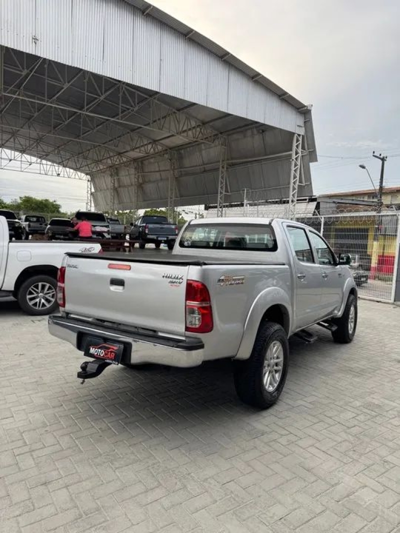 Toyota Hilux CD SRV D4-D 4x4 3.0 TDI Diesel Aut