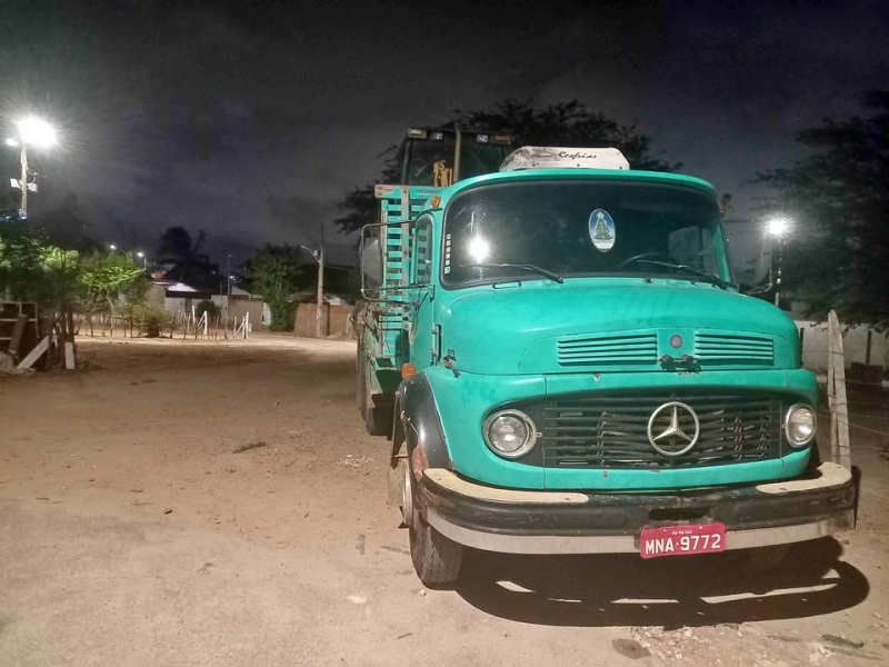 MERCEDES-BENZ L-1113 3-Eixos 2p (diesel)