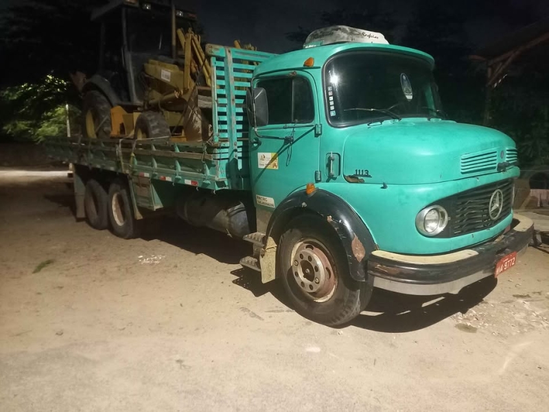 MERCEDES-BENZ L-1113 3-Eixos 2p (diesel)