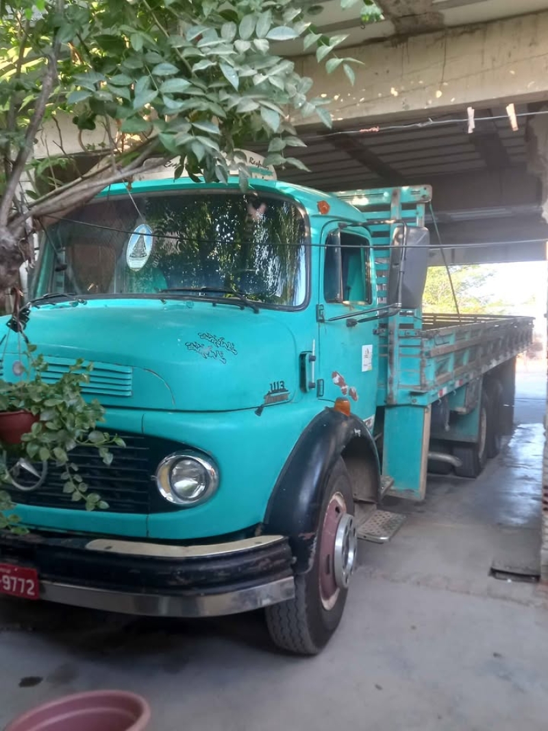 MERCEDES-BENZ L-1113 3-Eixos 2p (diesel)