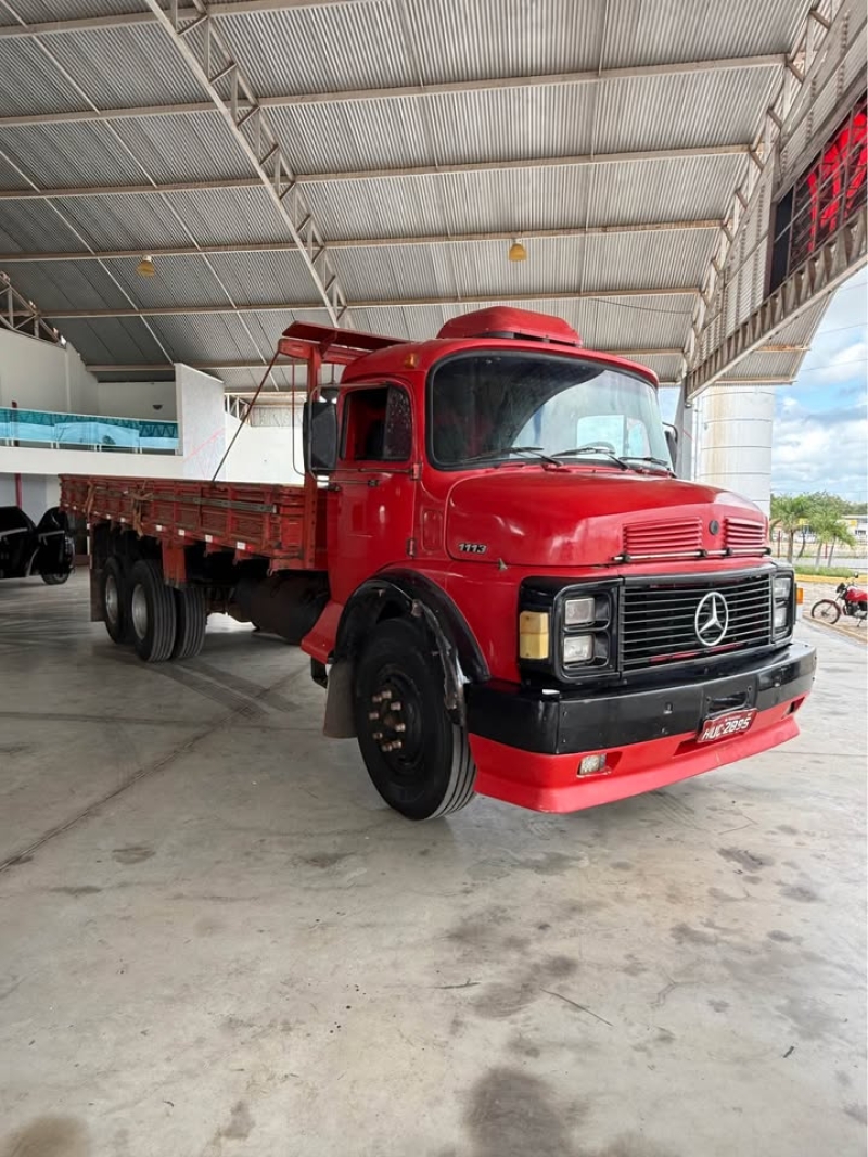 MERCEDES-BENZ L-1113 3-Eixos 2p (diesel)